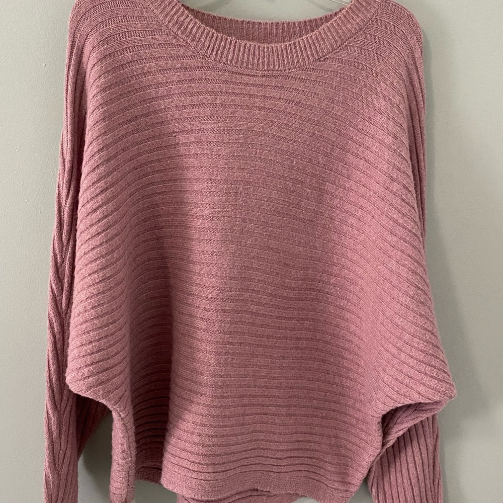 So pink sweater XS